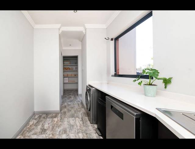 4 BEDROOM HOUSE FOR SALE IN COPPERLEAF ESTATE